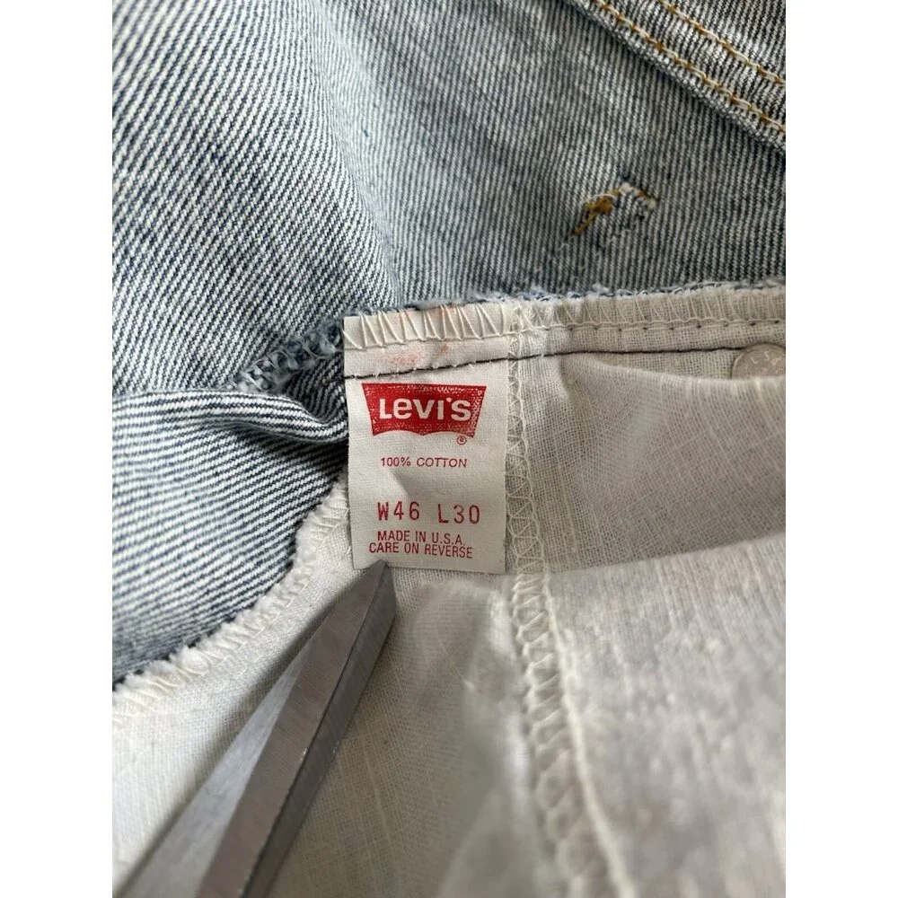 Levi’s 504 Vintage Leather‎ Tag 46 X 30, Medium Wash Relaxed Fit  (45X30 Actual)